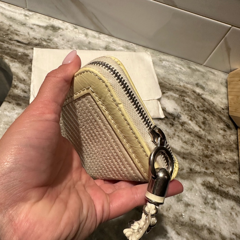Chloe Cream Wallet - Picture 5 of 8
